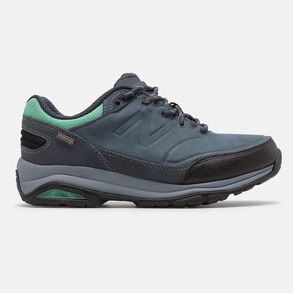 New Balance walking shoes 8 D